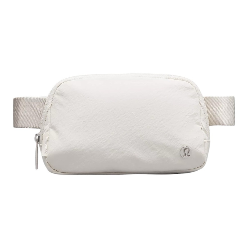 Lululemon Everywhere Belt Bag “Wordmark”